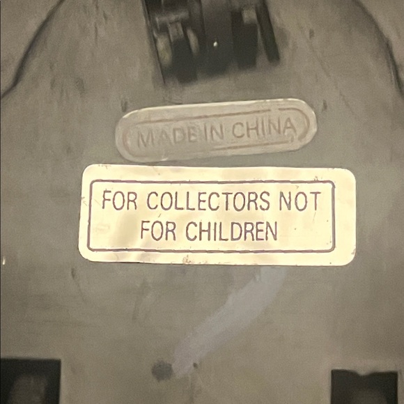 Colorful Ladybug Tin Toy - Picture 4 of 7